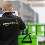 Amazon нанимает 1500 человек для новых продуктовых магазинов в пригородах Чикаго