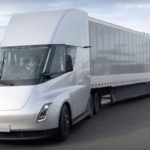 По словам Илона Маска, электротрак Tesla Semi будет иметь запас хода до 621 мили