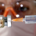 Полный курс вакцинации против коронавируса прошли менее 1% жителей Иллинойса
