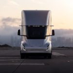 Аккумулятор на 500 кВтч и режим «Convoy Mode» Tesla Semi сильно недооценивают