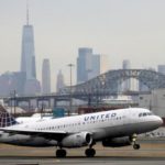 United Airlines готовится «разбавить» штат белых мужчин-пилотов