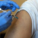 Pfizer предлагает вводить третью дозу вакцины, заявляя, что она значительно усиливает защиту от дельта-штамма коронавируса