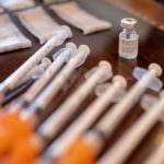 Иск направлен на блокирование мандата на вакцинацию для школ Иллинойса