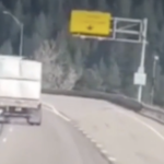 Видео: кадры, снятые на I-70 и показанные во время суда, демонстрируют опасное вождение тракдрайвера за несколько минут до аварии