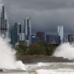 Чикаго находится в опасности, поскольку изменение климата вызывает резкие колебания уровня воды в озере Мичиган.