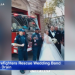 Пожарные Чикаго спасли свадьбу, вернув жениху укатившееся в канализацию обручальное кольцо
