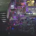 4 человека ранены, один подозреваемый на свободе после перестрелки в Oakbrook Center