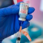 Руководство CDC сокращает время между 3-й дозой вакцины против COVID и бустерной дозой для пациентов с ослабленным иммунитетом