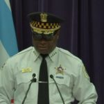 Главный полицейский Чикаго обращается за помощью к общественности в раскрытии массовой стрельбы в выходные дни