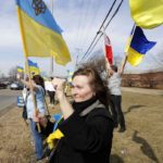 “Спасите Украину”: толпа американцев украинского происхождения и митинг поддержки в Schaumburg