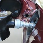 Розничные продавцы топлива одобряют подачу иска в суд из-за требования наклейки налога на бензин в Иллинойсе