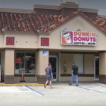 Работник Dunkin’ Donuts во время ссоры направил пистолет на тракдрайвера