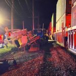В Вирджинии поезд столкнулся с застрявшим на путях траком