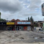 Uptown Strip Mall будет превращен в 32 квартиры после закрытия китайского ресторана и винного магазина