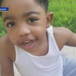 Родители из южного пригорода Чикаго отчаянно ищут ответы на вопросы о смерти своего сына