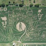«Самый большой в мире кукурузный лабиринт» на ферме Ричардсона возвращается в следующем месяце с темой Джеймса Бонда