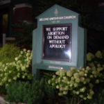 Церковь в Lakeview подверглась вандализму из-за плаката в поддержку права на аборт