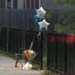 Вознаграждение в размере 15 тысяч долларов предложено за информацию по делу, в котором 7-летний мальчик был убит шальной пулей в своем доме
