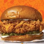 Popeyes возвращает акцию с бесплатными куриными сэндвичами до конца 2022 года