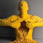 В The Museum Of Science And Industry выставлена самая большая в мире коллекция произведений искусства из LEGO