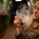 Исследование показывает, что вейпинг и курение вызывают аналогичные повреждения ДНК у людей