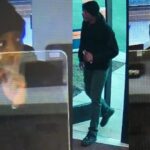 ФБР разыскивает подозреваемого, дважды ограбившего банк в Waukegan