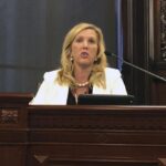 Мера в палате представителей штата Иллинойс предлагает изменить учебную программу по половому воспитанию