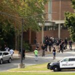 Несколько средних школ Иллинойса пострадали от ложных звонков о стрельбе