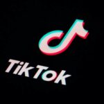 Призыв запретить TikTok на личных телефонах набирает обороты