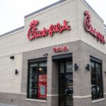 Ресторан Chick-fil-A в Wrigleyville предлагает бесплатные сэндвичи за каждую победу Chicago Cubs в домашнем матче