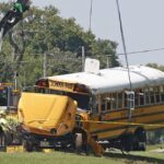 Один ребенок погиб и почти два десятка получили ранения в результате крушения школьного автобуса в округе Clark, штат Огайо