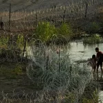 Количество незаконных пересечений американо-мексиканской границы выросло в июле, но все же снизилось по сравнению с прошлым годом