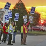 Работники крупнейшего завода Ford присоединились к забастовке UAW