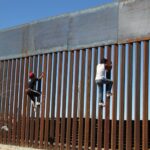 Администрация Байдена приостановила действие 26 федеральных законов для строительства стены на границе с Мексикой