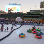 В ожидании открытия Winterland: Wrigley Field превращается в зимнюю страну чудес