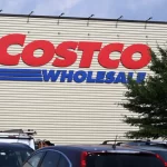 В среду утром с заправочной станции Costco в Glenview был угнан автомобиль