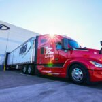 Компании используют автономные траки для перевозки охлажденных грузов для ведущих сетей быстрого питания