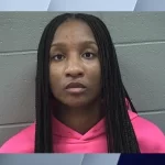 Жительницу Чикаго обвиняют в том, что она использовала детский подгузник, чтобы пронести пропитанную наркотиками бумагу в тюрьму округа Cook