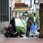 Сан-Франциско предлагает программу по бесплатной раздаче алкоголя бездомным, страдающим зависимостью