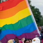 Количество обращений LGBTQ+ молодежи в кризисные центры выросло на 700% после победы Трампа