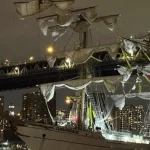 В Нью-Йорке мексиканский парусник столкнулся с Brooklyn Bridge: 2 человека погибли, 17 пострадали